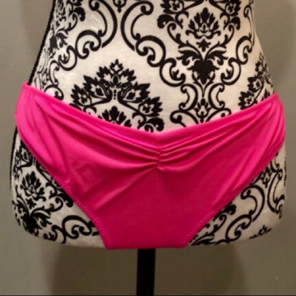 Victoria’s Secret 👙 bottoms (only)